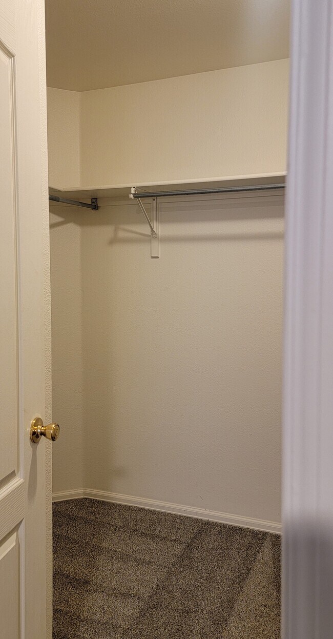 Building Photo - 658 30 Rd