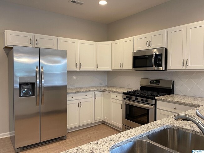 Building Photo - 16524 Demi Dr