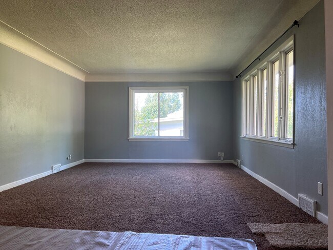 Living Room - 205 Jackson Ave NW