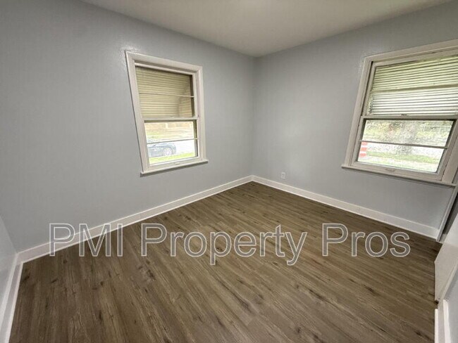 Building Photo - 2101 W Fairmount Ave