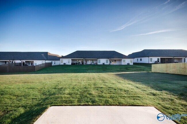 Building Photo - 147 Wolfe Ln