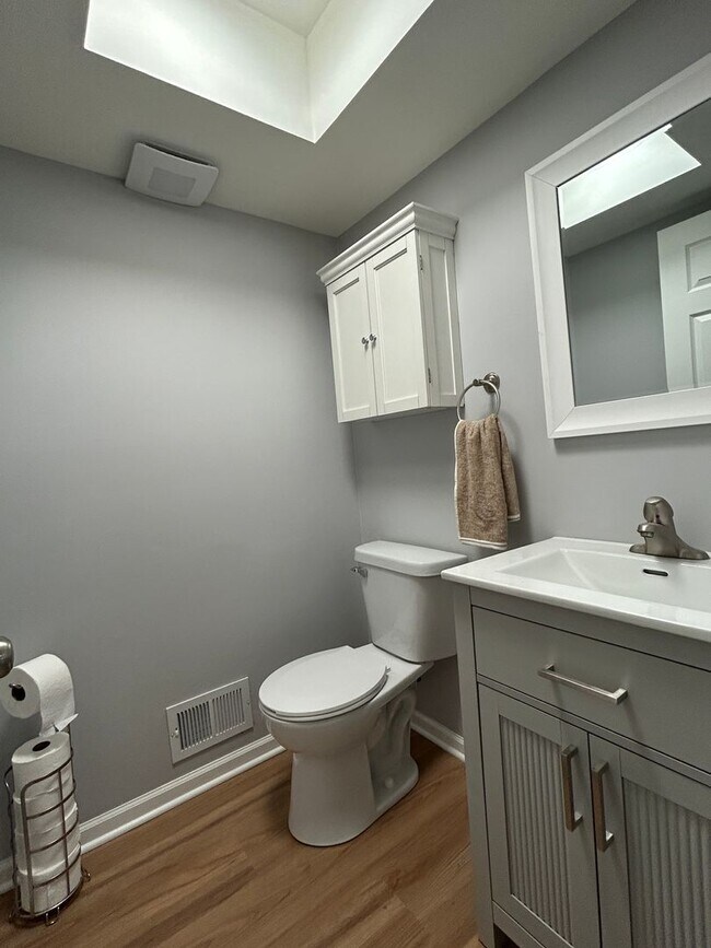 Building Photo - 1st Ct