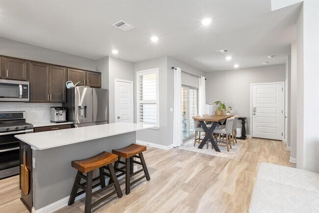 Building Photo - 7801 Frida Bend