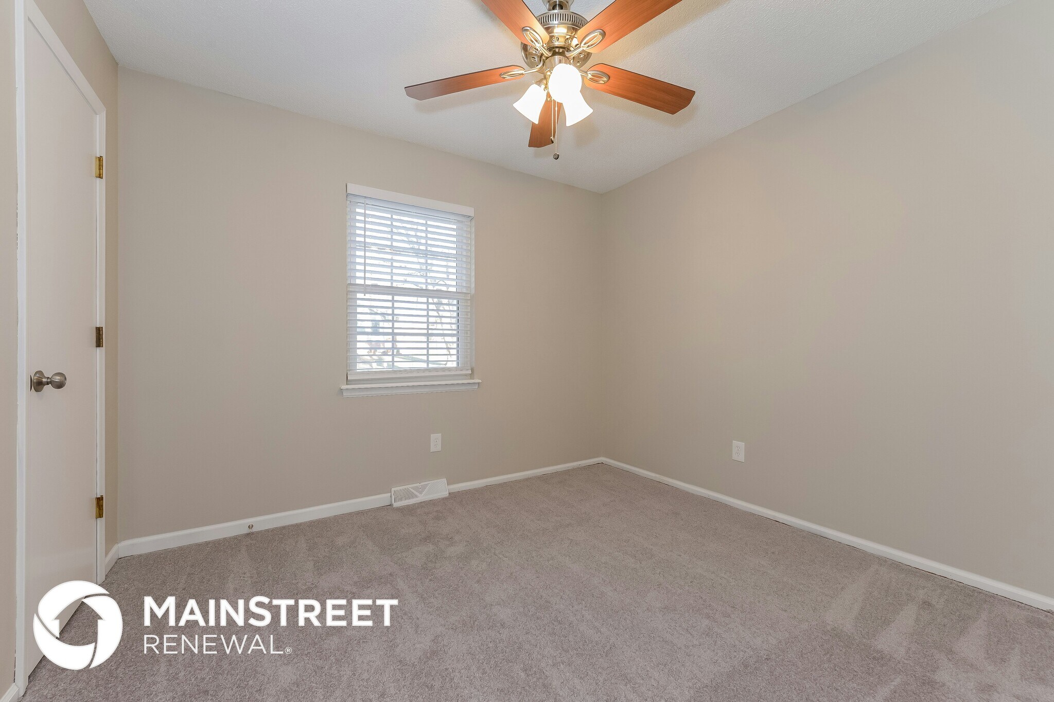 Building Photo - 4815 S Kendall Dr