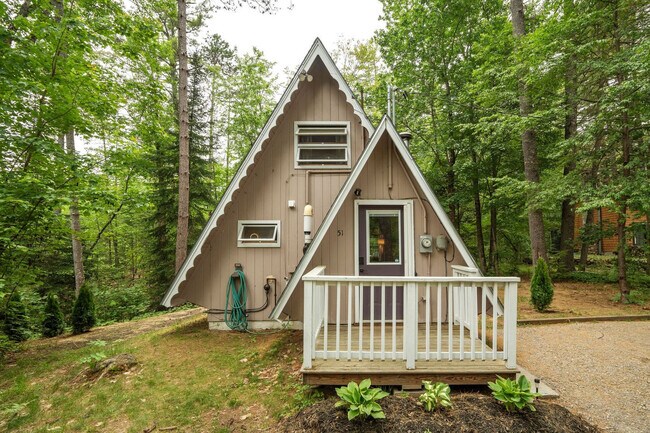 Building Photo - 51 Lake Pines Cir