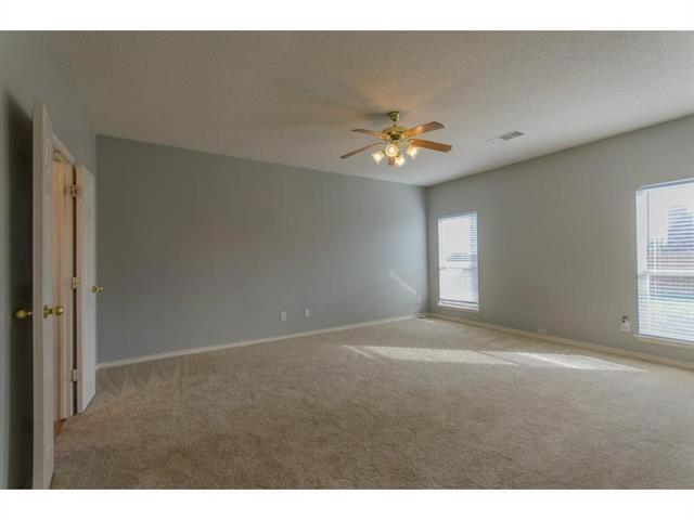 Building Photo - 1532 Tanglewood Dr