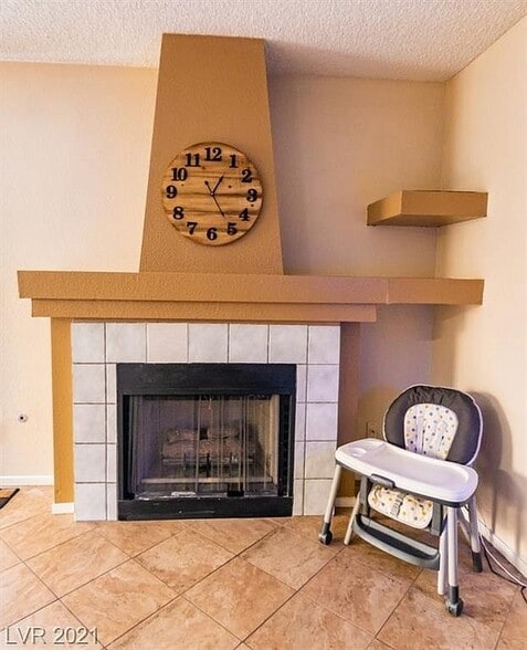 Cozy fireplace - 4060 N Elkridge Dr