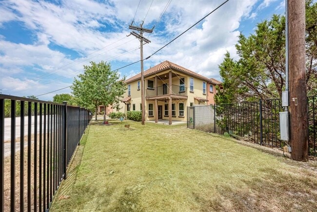 Building Photo - 12300 Terraza Cir