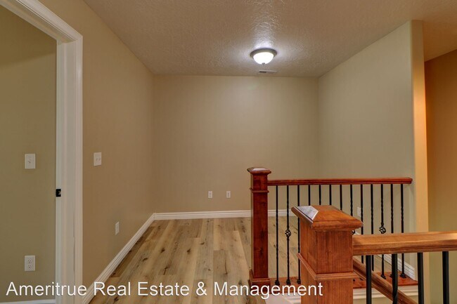 Building Photo - 5 br, 3.5 bath House - 2801 W Bear Ridge Way