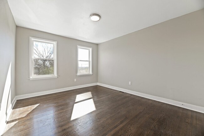 Building Photo - 3 Bedroom Rowhome- Baltimore City