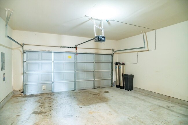 Building Photo - 16327 Woma Ct