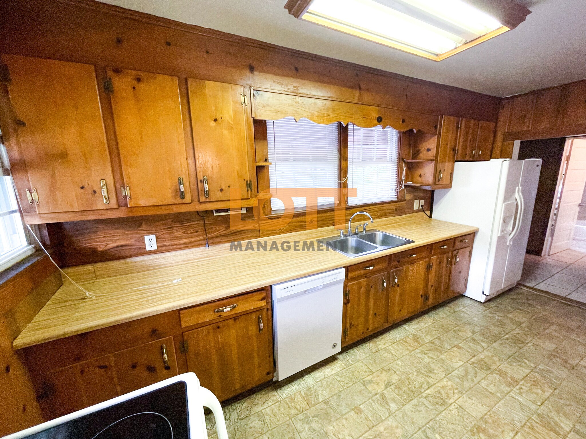 Building Photo - 294 Werts St