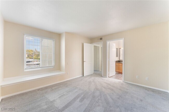 Building Photo - 3145 E Flamingo Rd
