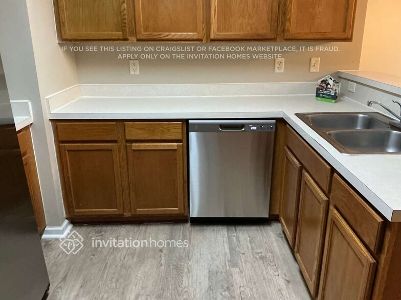 Building Photo - 13581 Ashford Wood Ct E