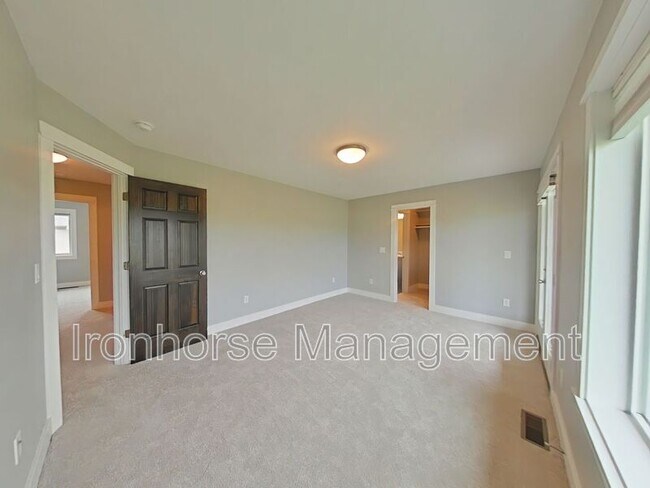 Building Photo - 2930 Warbler Way