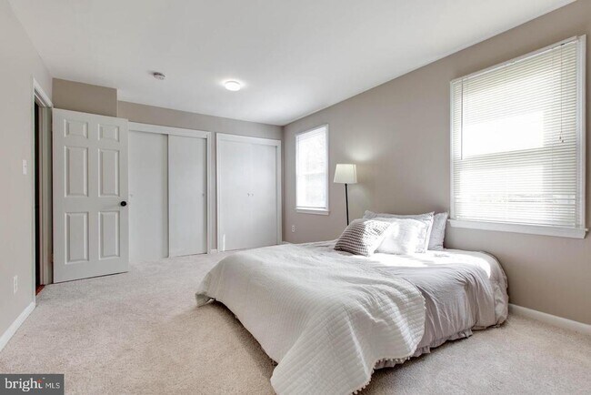 Building Photo - 3532 Split Rail Ln