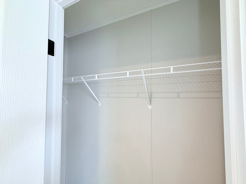 Building Photo - 29805 Jamestown Dr