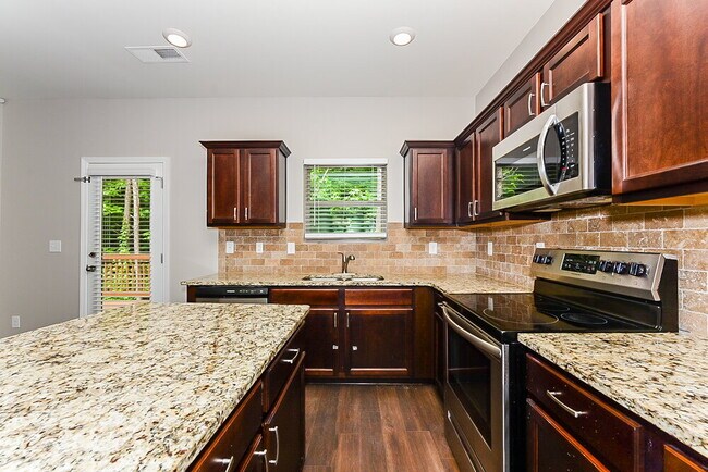 Building Photo - 1335 Elmstead Pl