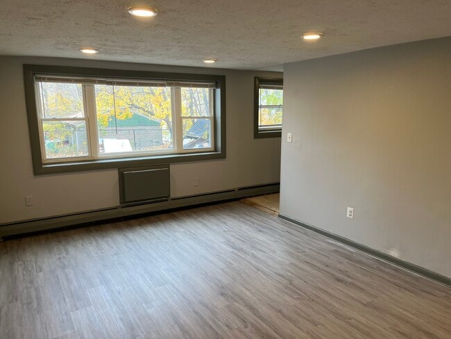 Building Photo - 32 Cook Ave