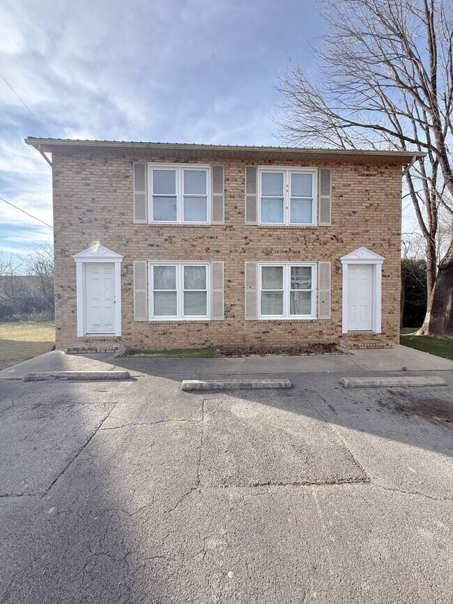 Building Photo - 1840 Woodland Ave