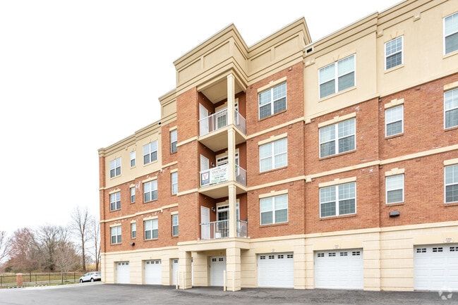 Building Photo - Vantage at Turf Valley