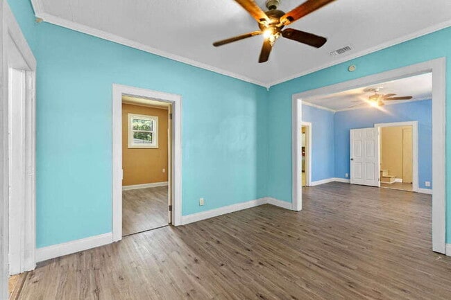 Building Photo - 166 Kingston Ave