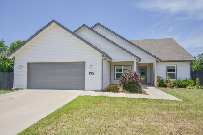 Primary Photo - Gorgeous 4 Bedroom, 2 Bathroom Home in Far...