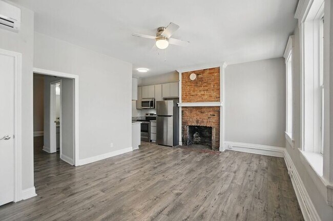 Building Photo - 107 W Elder St