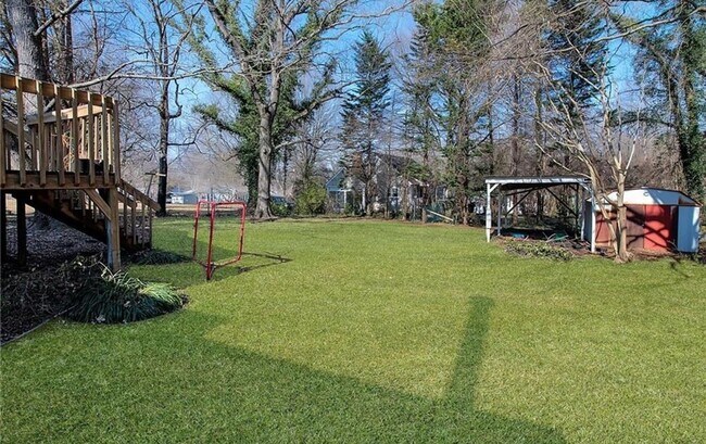 Building Photo - Amazing 2 bedroom 1 bathroom for rent!