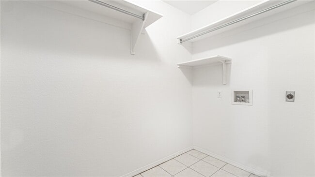 Building Photo - 2006 S Old Wire Rd