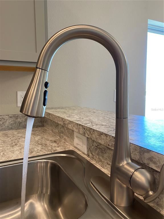 Building Photo - 217 Cascara Ln