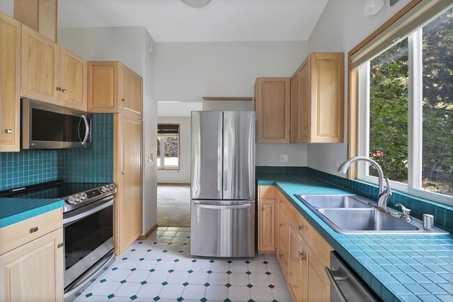 Building Photo - 3 Bed 2 Bath - One Story - Dog Per Approva...