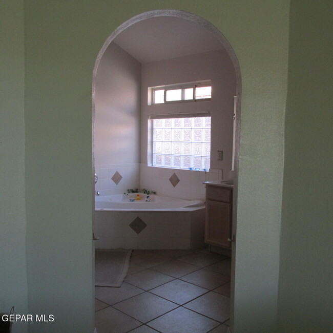 Building Photo - 6353 Casper Ridge Dr