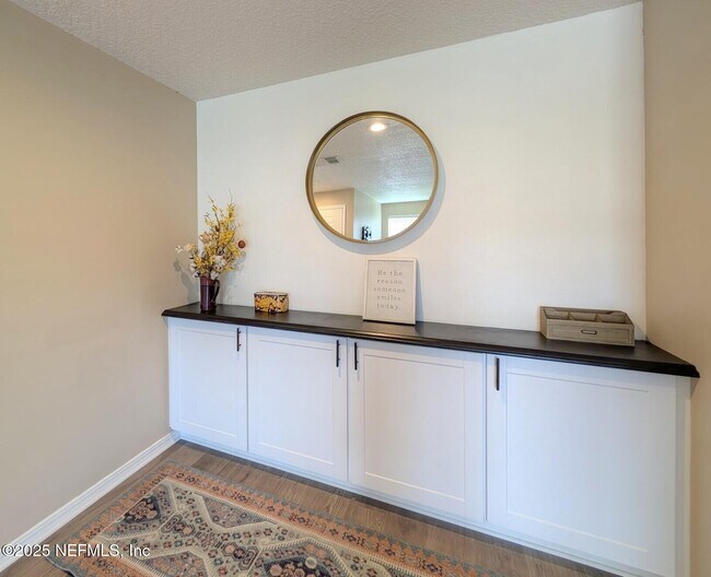 Building Photo - 10200 Belle Rive Blvd