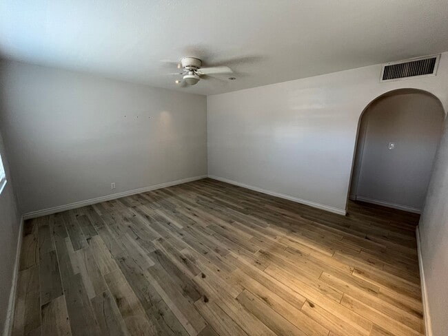 Building Photo - $0 First Month's Rent! Beautiful Three Bed...