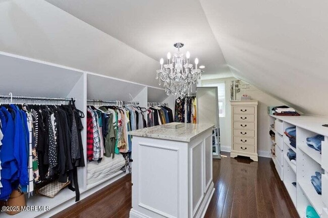 Building Photo - 136 Lippincott Ave