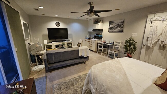 Building Photo - 6360 Silver Ridge Cir