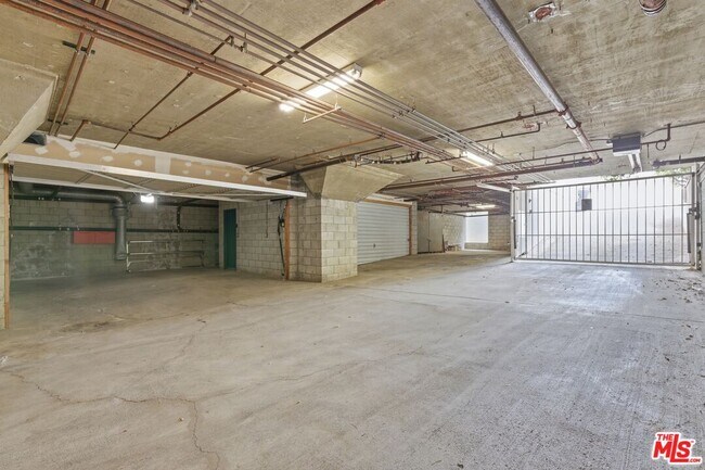 Building Photo - 811 21st St