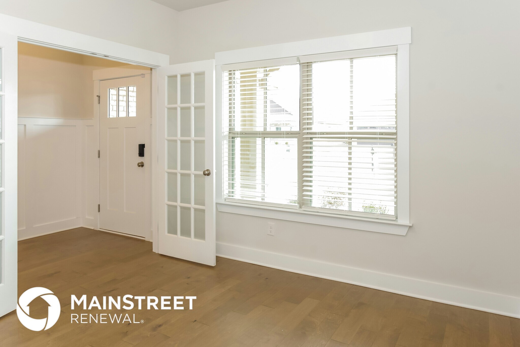 Building Photo - 14705 Greenleaf Dr