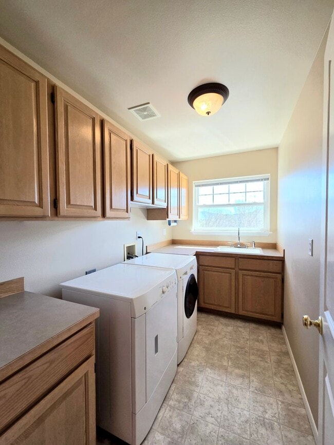 Building Photo - Luxurious Country Living in Desirable Cashmere Location!! 5 Bed + Den, 2.5 Bath!