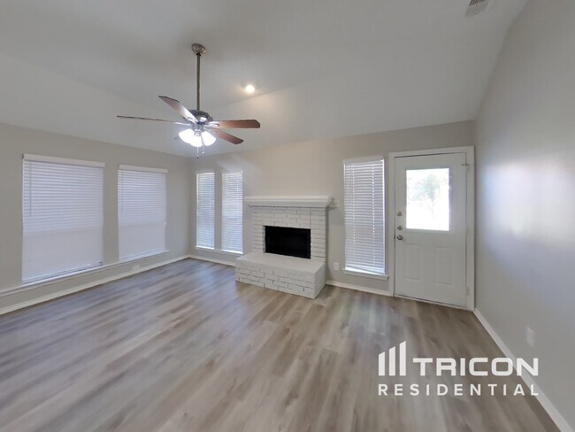 Building Photo - 1517 Allen Dr