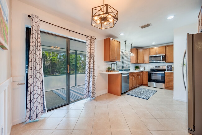 Building Photo - 1759 Azalea Ln