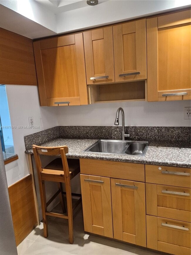 Building Photo - 8300 Sands Point Blvd