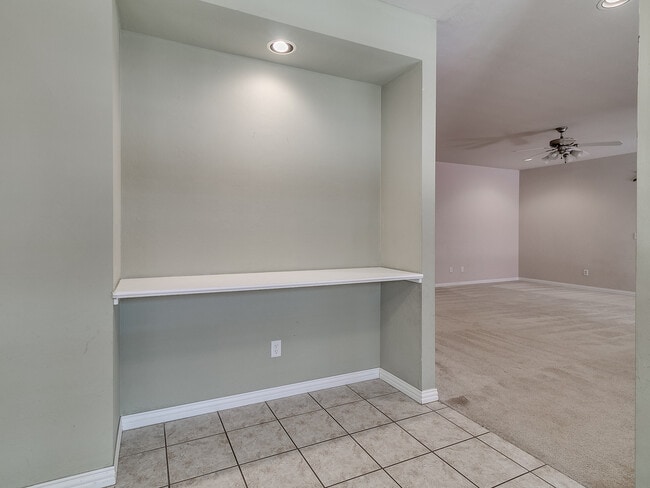 Building Photo - 2044 Sq. Ft. Home- Gated Community with a Pool/Club House-Edmond Schools- Lawn Care Included