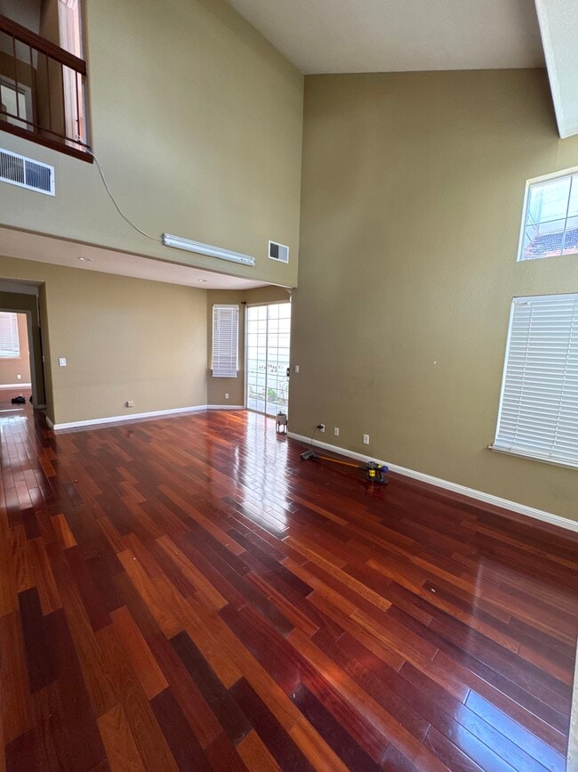 Building Photo - 39842 Potrero Dr