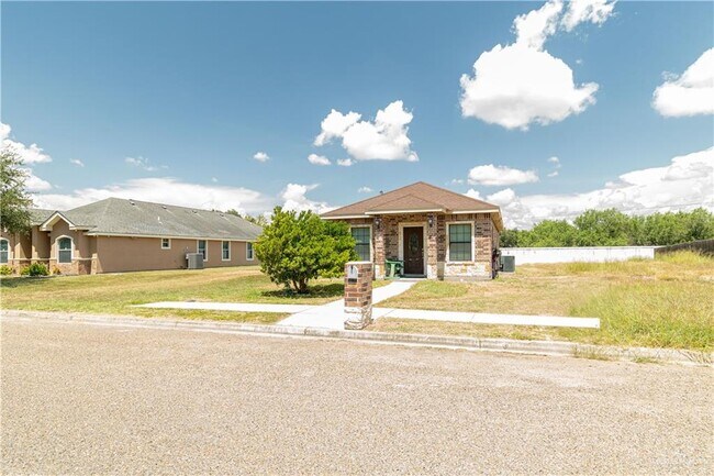 Building Photo - 3453 Navigator Dr