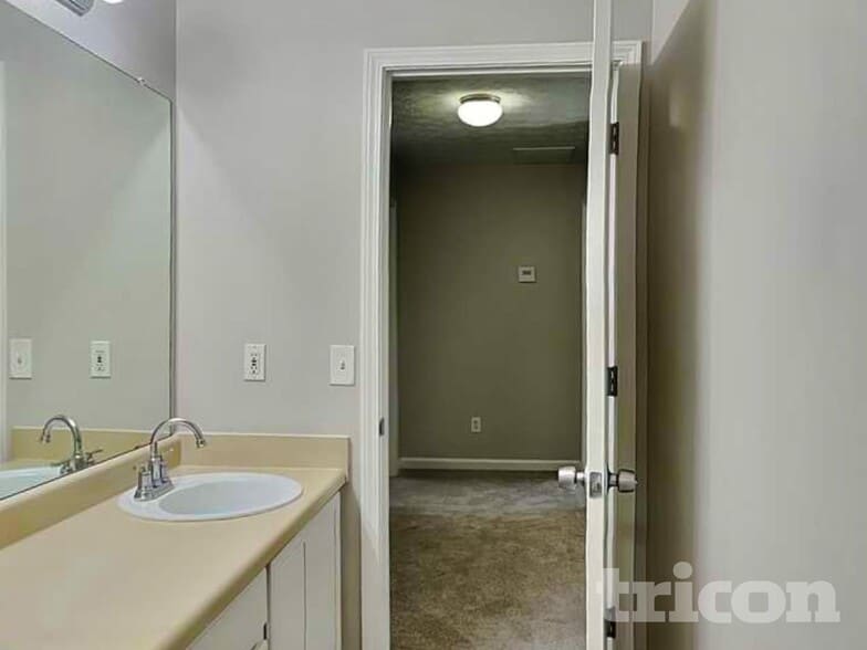 Building Photo - 35 Trelawney Ln