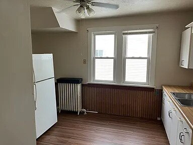 Building Photo - Freshly painted 3/1 in Kenmore...with a detached garage.
