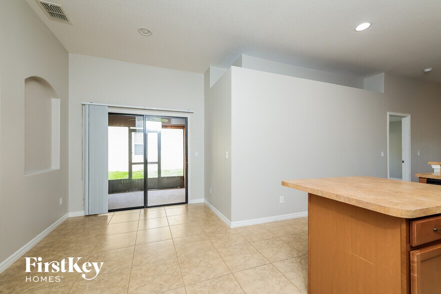 Building Photo - 2708 Eagle Cliff Dr