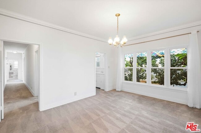 Building Photo - 643 S Detroit St